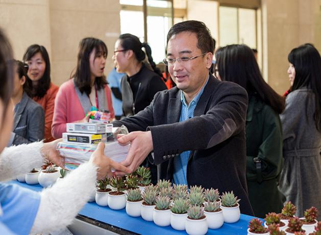 携手希望，为“蓝”生涯——记西安B体育大厦地球一小时公益运动